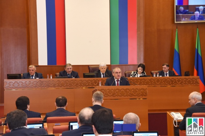 В Махачкале состоялась 32-я сессия дагестанского парламента
